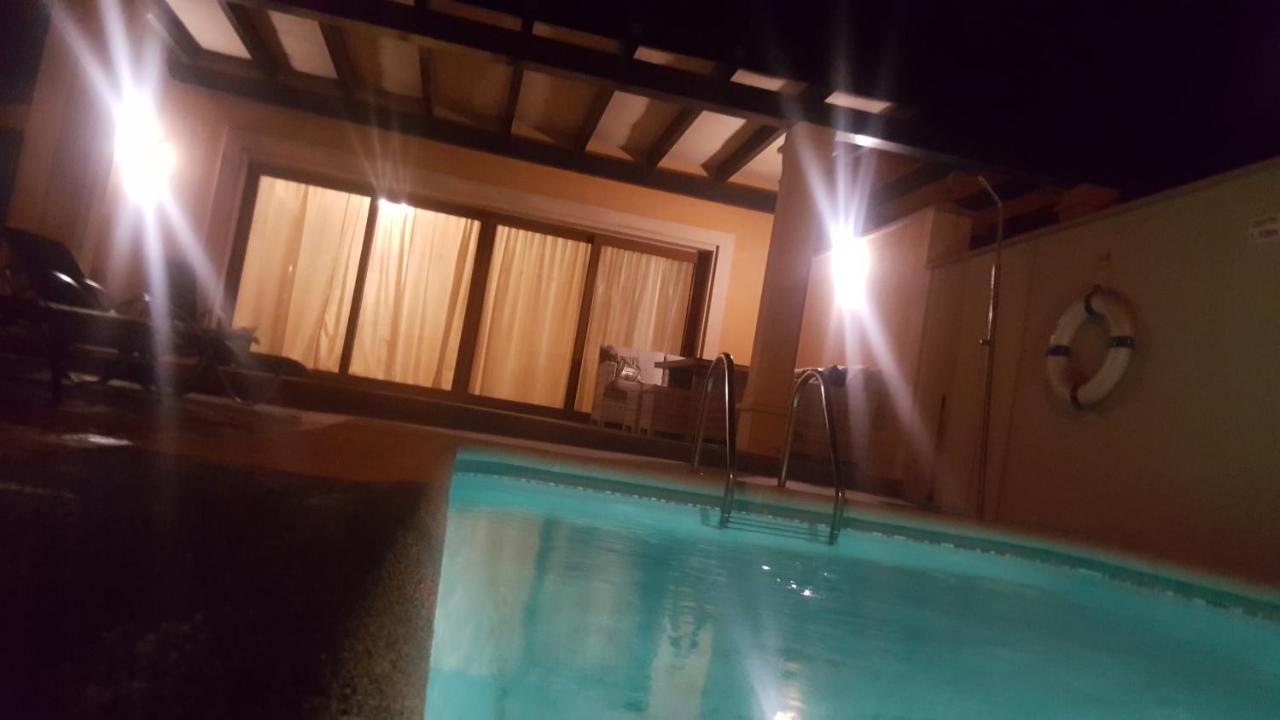Beautiful, Spacious Villa, Heated Pool, Sleeps Eight, With Quality Furnishings Калета-де-Фусте Экстерьер фото